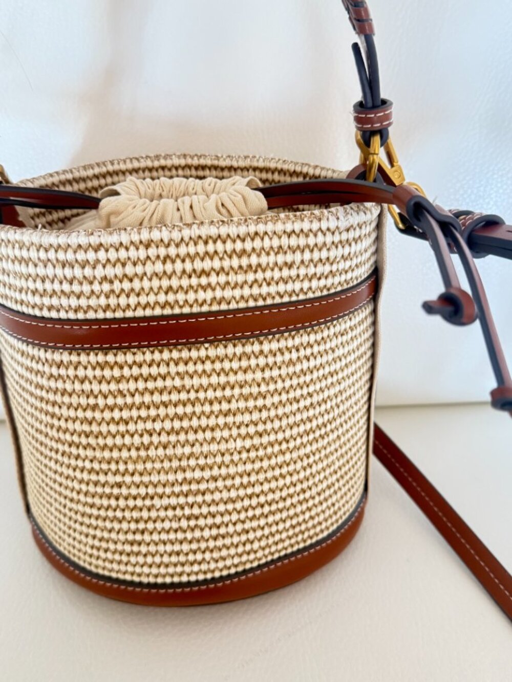 HOUSE OF HARLOW 1960 STRAW BUCKET BAG WOVEN CROSSBODY BRAIDED HANDLE NATURAL - Picture 3 of 6